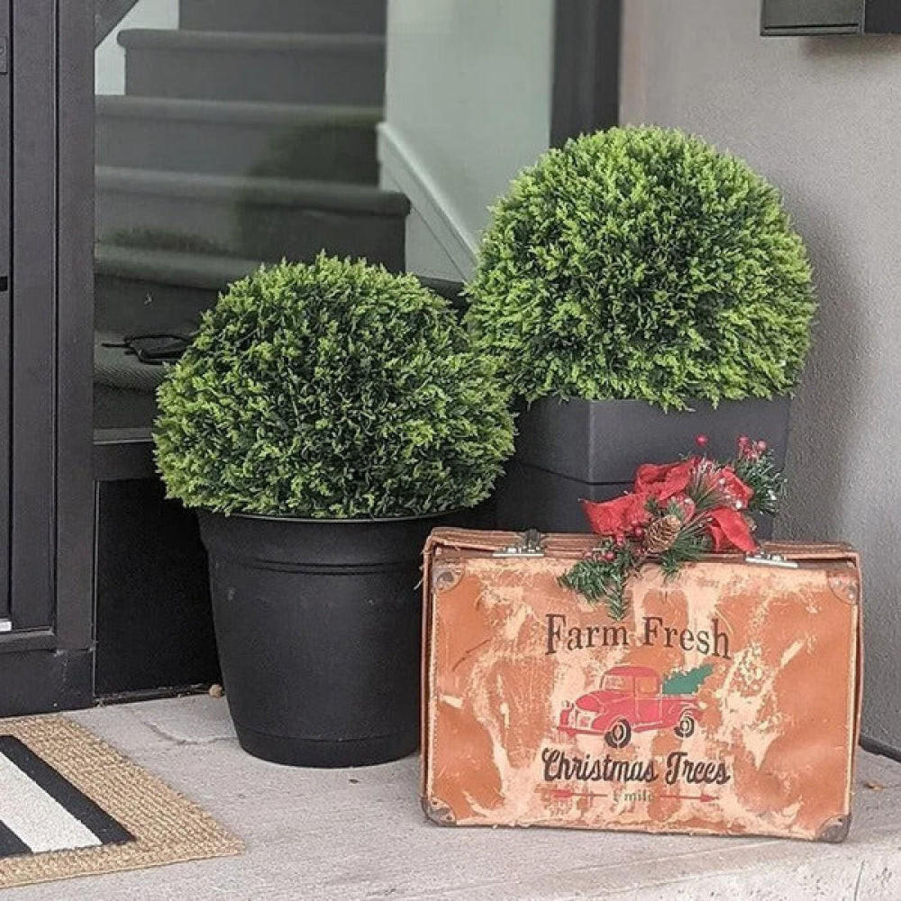 Artificial topiary plant ball